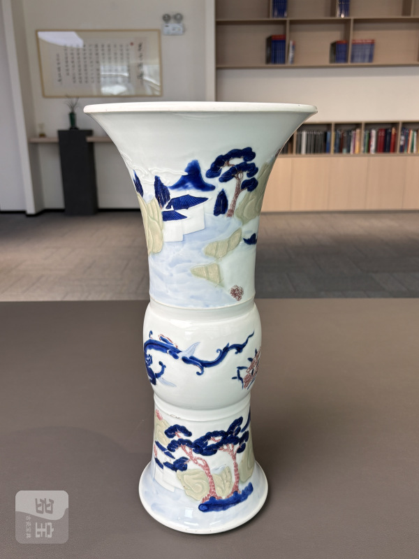 清康熙 釉下三彩山水螭龙纹花觚 - 图4